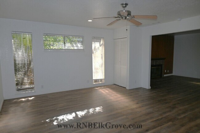 Building Photo - 2620 Fernandez Dr
