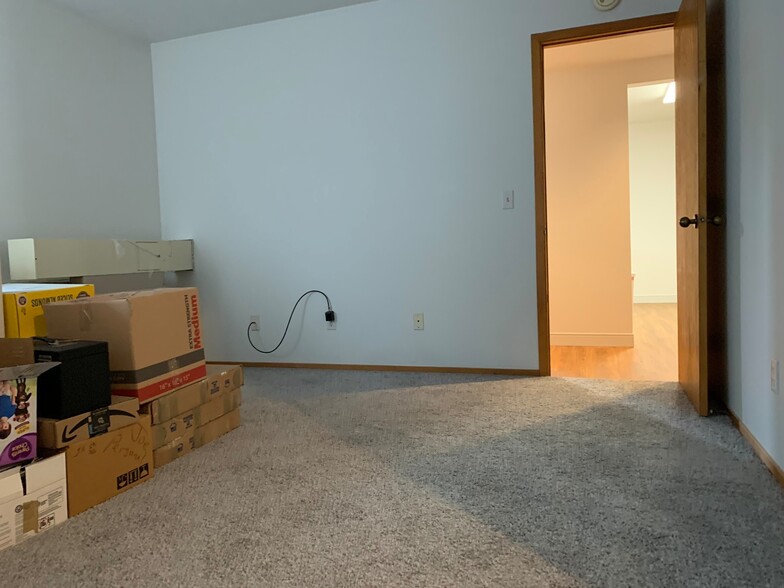 2nd Bedroom - 1047 Danby Rd