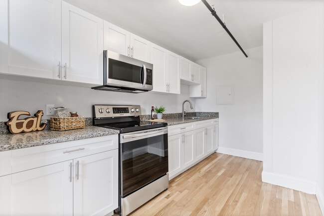 Building Photo - 40 Butler