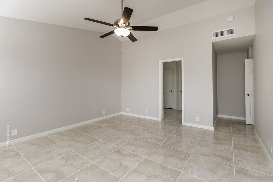 Building Photo - 8023 W Krall St