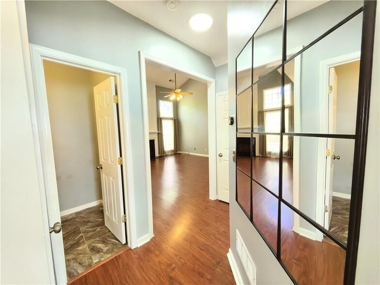 Building Photo - 2815 Priestcliff Dr SE