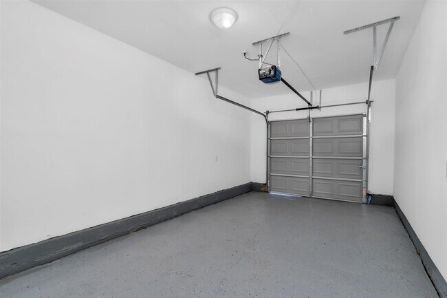 Building Photo - 3262 Kristen Dr