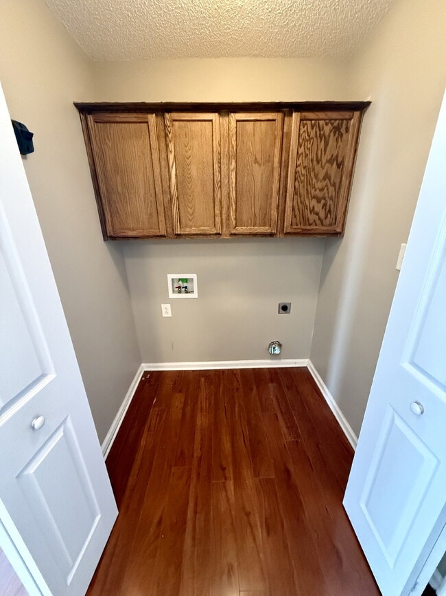 Building Photo - 409 Athena Dr