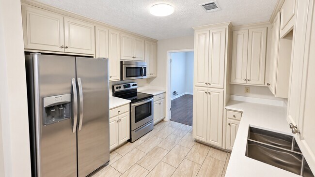 Building Photo - 3606 Farmfield Ln