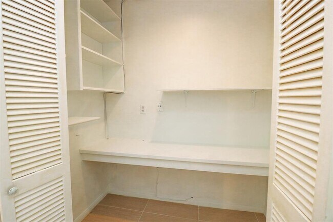 Building Photo - 14202 Ella Lee Ln