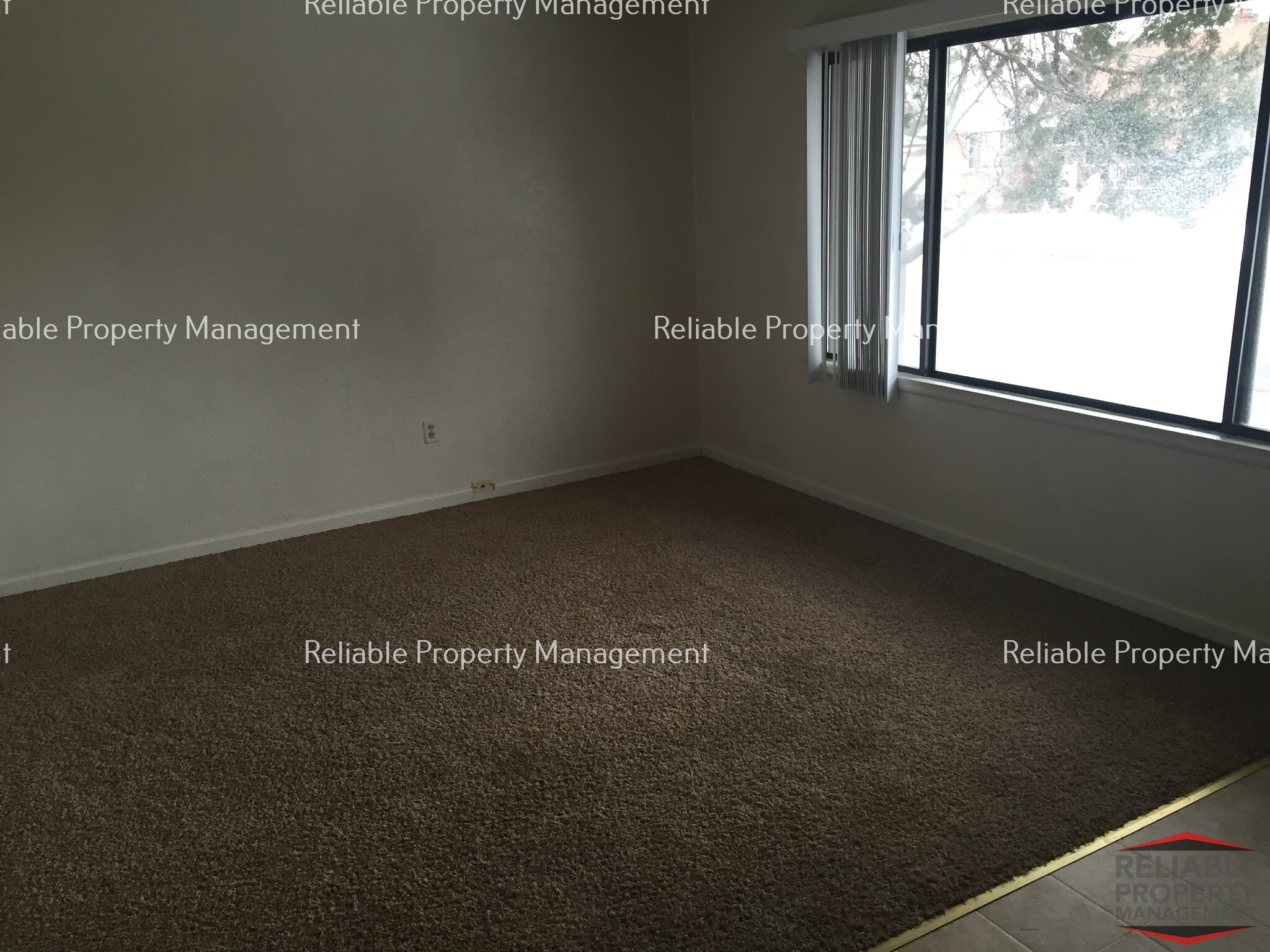 Building Photo - 657 Tendoy Dr