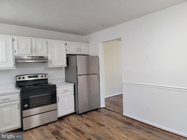 Building Photo - 4197 Drake Ct