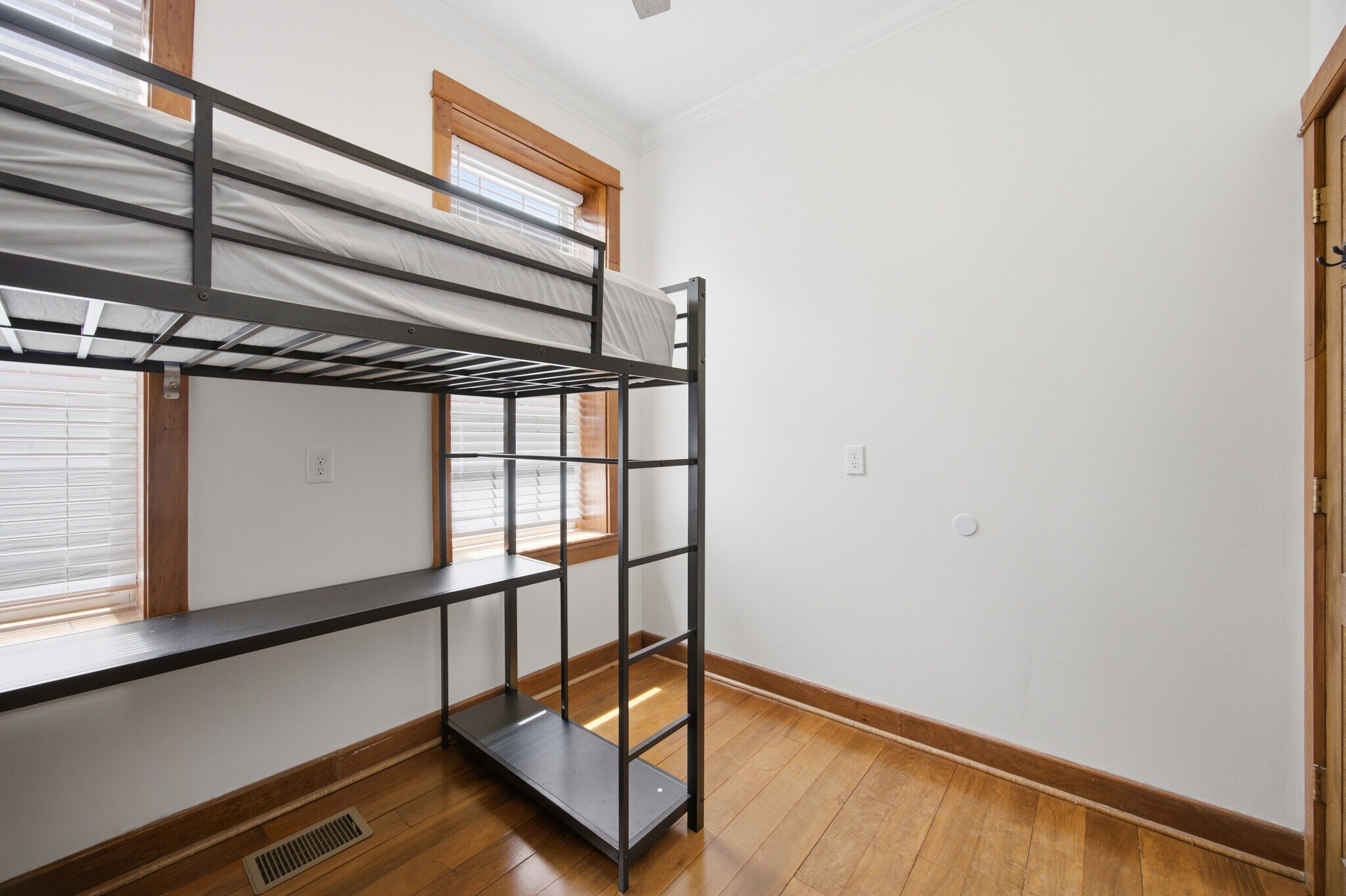 Building Photo - 823 McCallie Ave