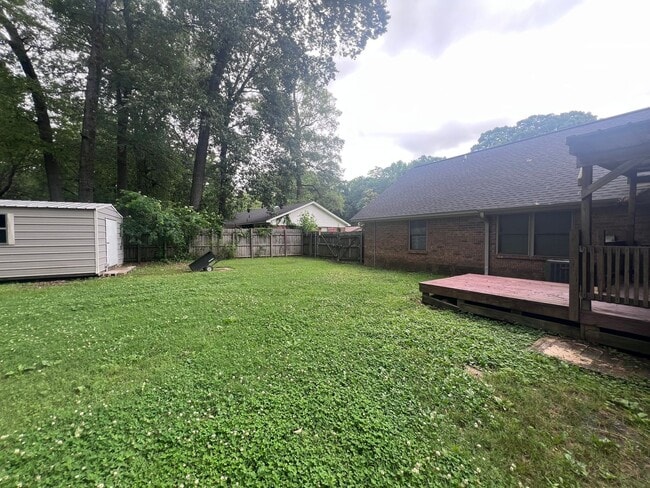 Building Photo - 206 Indian Trail