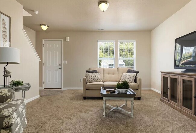 Building Photo - Newer 2000 sq ft 4 bedroom home for Lease