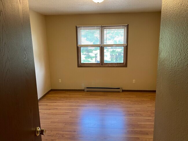 Building Photo - 2703 Fryklund Dr