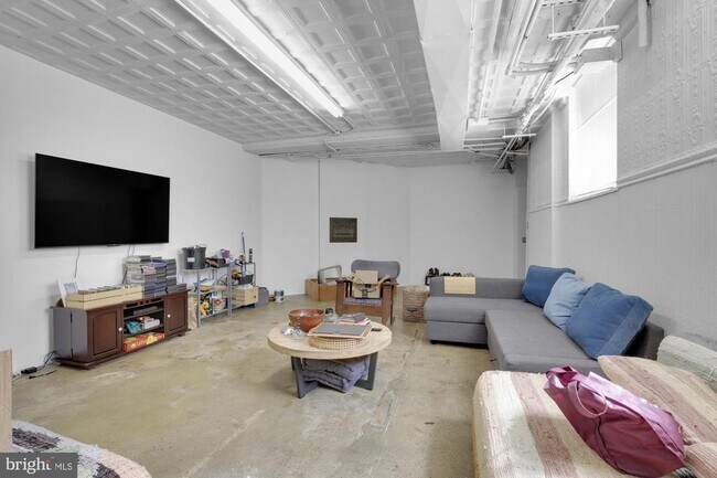 Building Photo - 2512 E Lehigh Ave