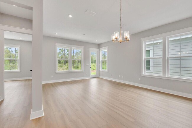 Building Photo - 299 Suwannee Dr