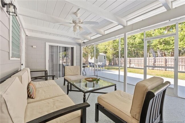 Building Photo - 530 S Manor Dr