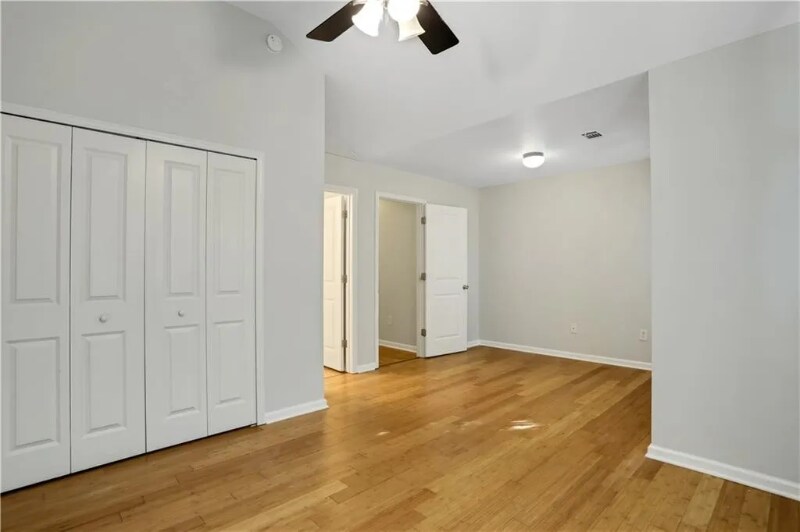 Building Photo - 526 Tufton Tr