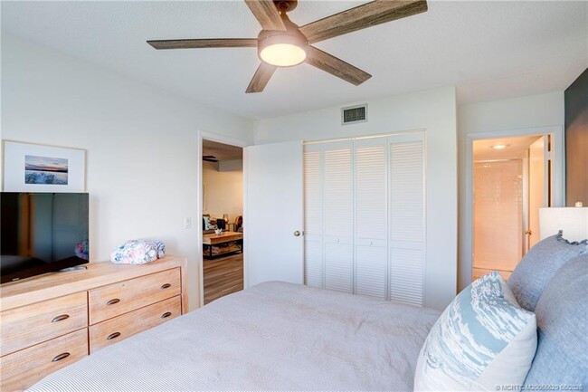 Building Photo - 5601 NE Gulfstream Way