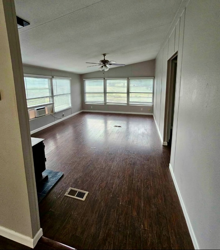 Building Photo - 6006 Pleasant Valley Rd