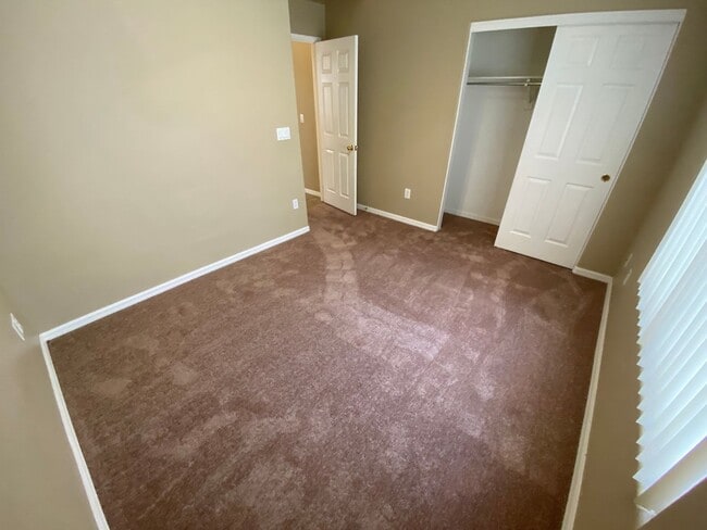 Building Photo - Beautiful one story 3 bed/2 bath home loca...