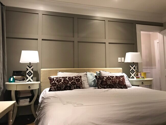 Building Photo - 1308 N Highland Ave NE