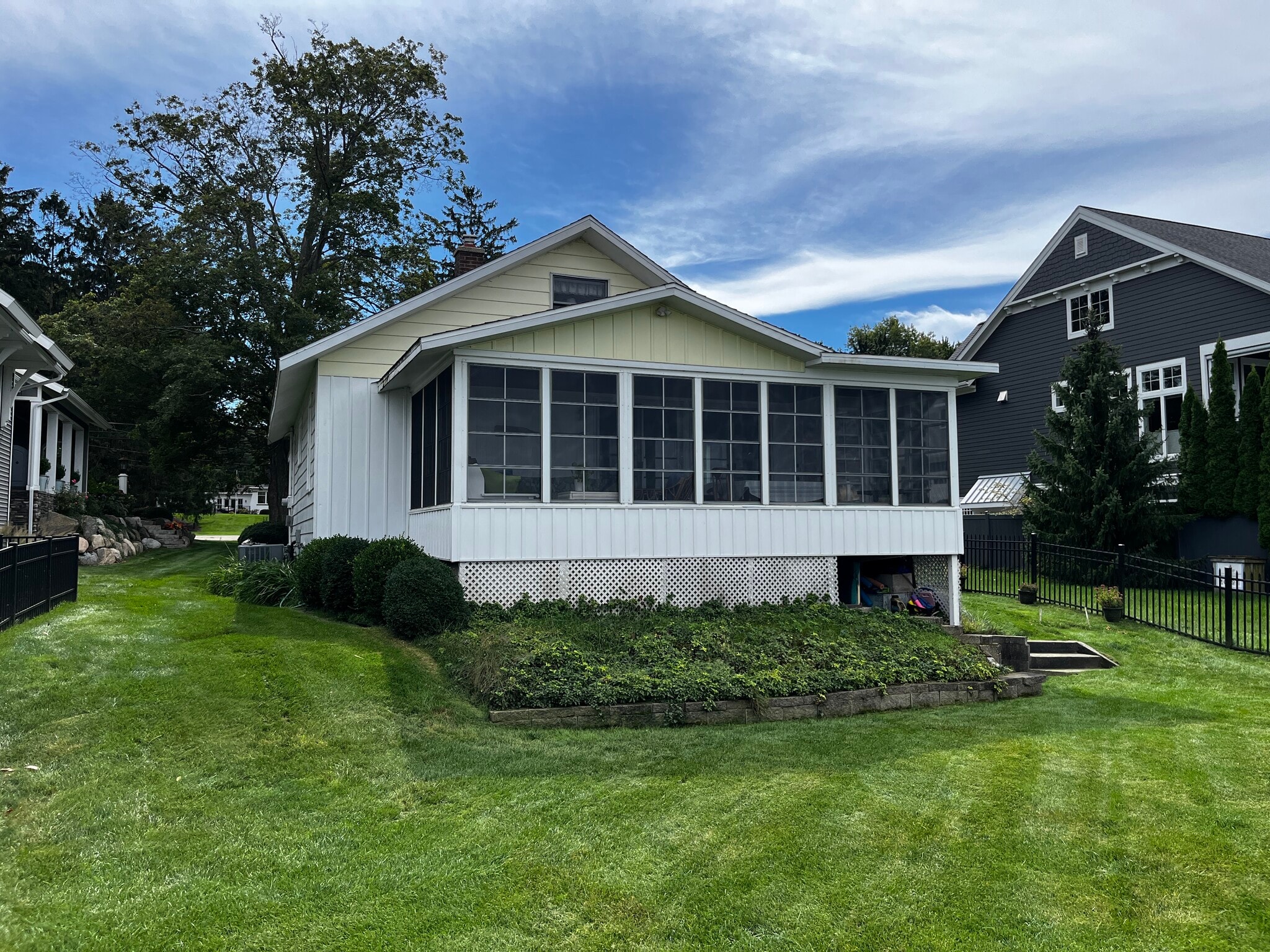 Building Photo - 1793 S Shore Dr