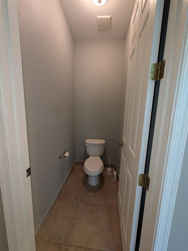 Building Photo - 2851 Prospect Rd