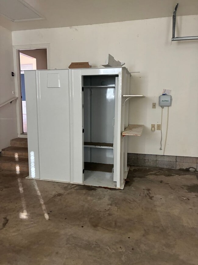 Building Photo - Chef's Kitchen! Large Home on Corner Lot with Spacious Fenced Yard