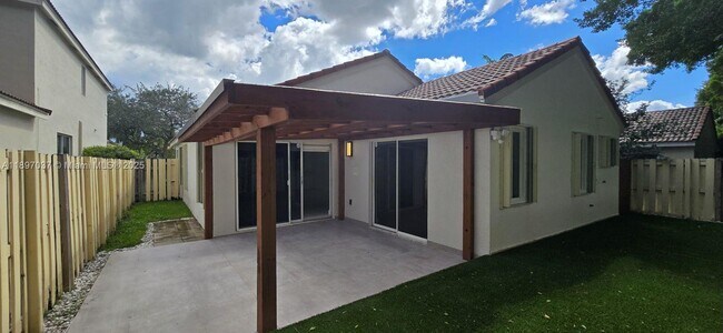Building Photo - 591 Talavera Rd