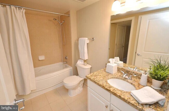 Building Photo - 11800 Sunset Hills Rd