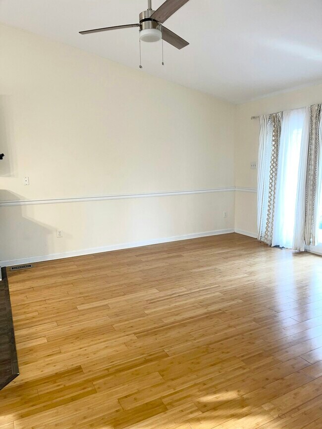 Building Photo - 3120 Creedon Dr