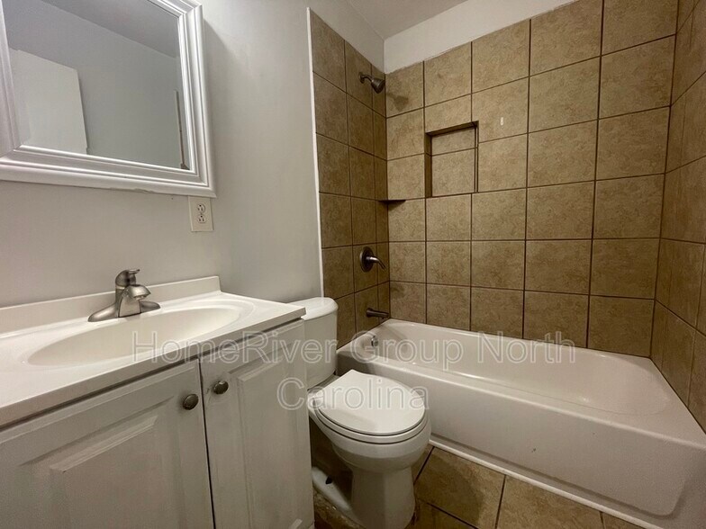 Building Photo - 3613 Jonquil St
