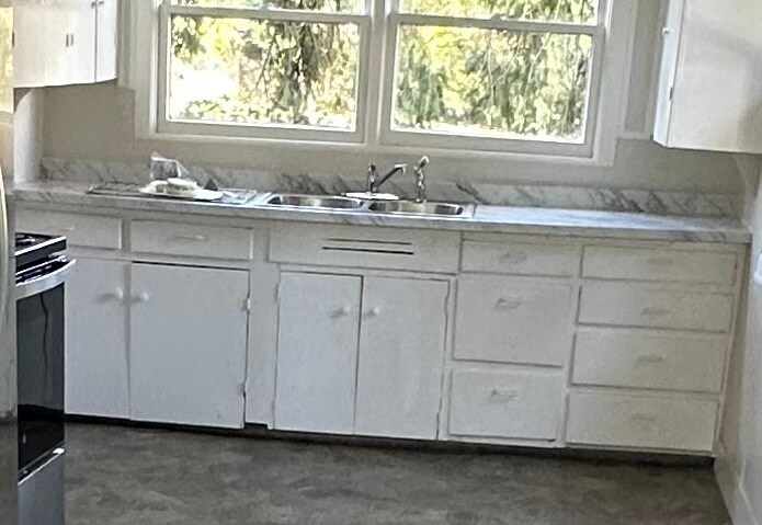 Building Photo - 11625 NW Thompson Rd