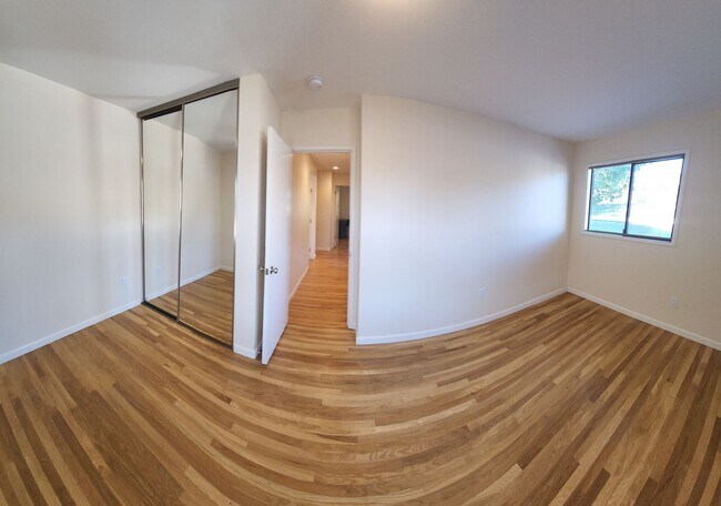 Building Photo - 5 Bedroom 3 bathroom in close proximity to POLY CAMPUS!