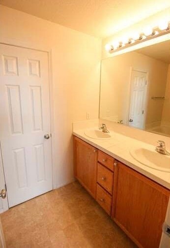 Master bath, 14 x 13 - 17236 SW Berkeley Ln