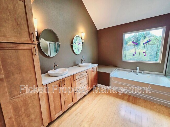 Building Photo - 27201 WA-3