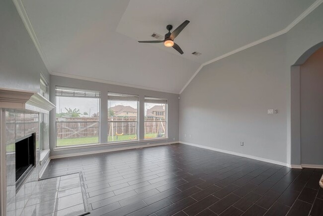 Building Photo - 311 N Esplanade Ln