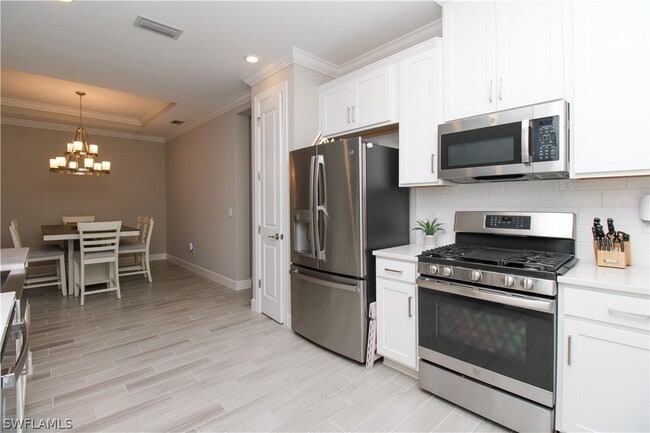 Building Photo - 15565 Vittorio St