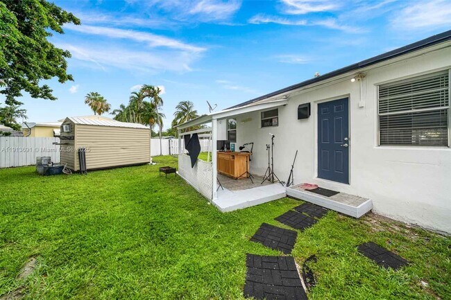 Building Photo - 600 SW 10th St