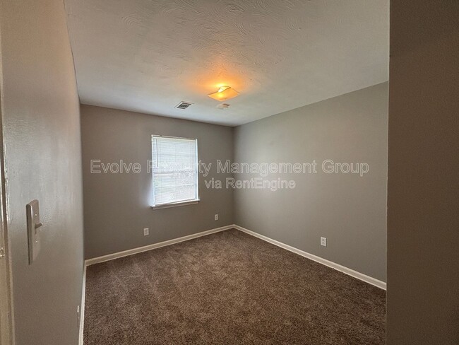 Building Photo - 4268 Glenbrook St