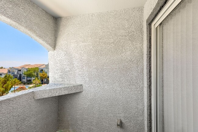 Building Photo - 6955 N Durango Dr