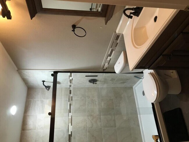 Building Photo - 14839 Seven L Trail, Unit B