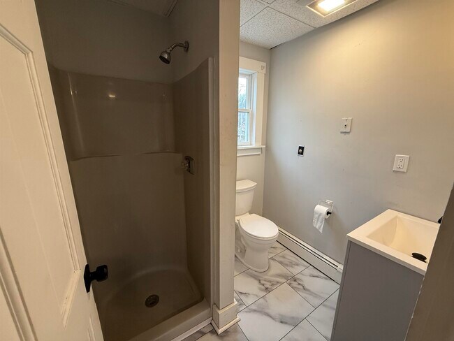 Building Photo - 11 Pearl Ln