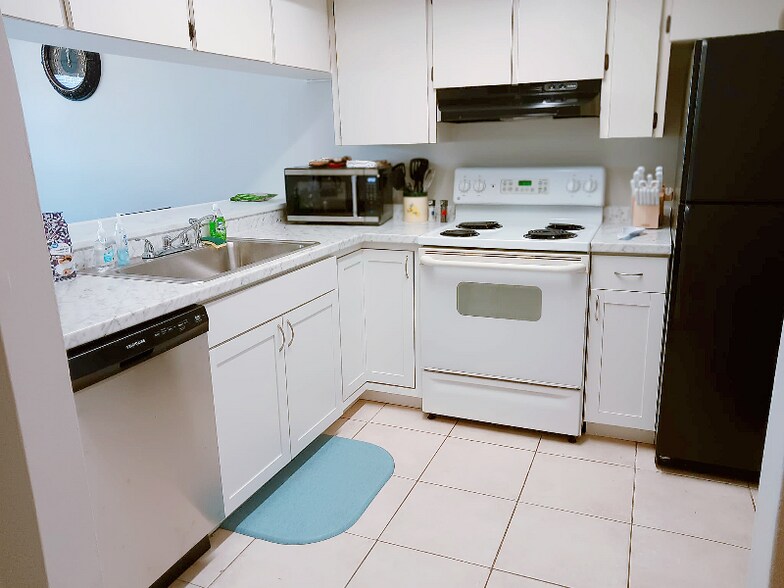 Building Photo - 1835 Crystal Grove Dr