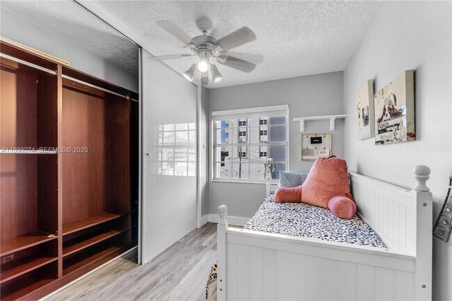 Building Photo - 349 Virginia St