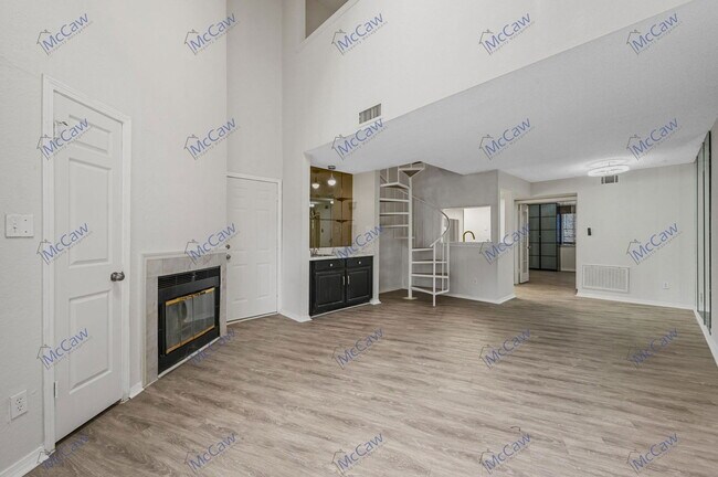 Building Photo - 5590 Spring Valley Rd