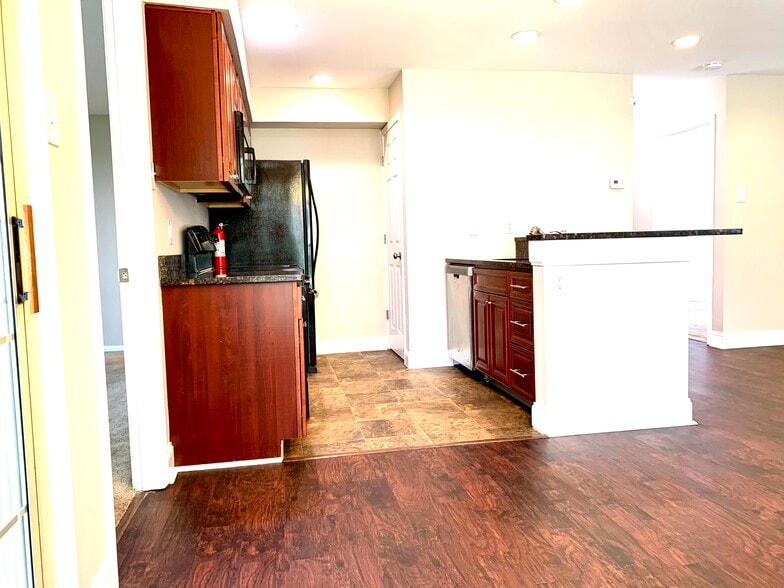 Building Photo - 1109 Foxmeadow Dr