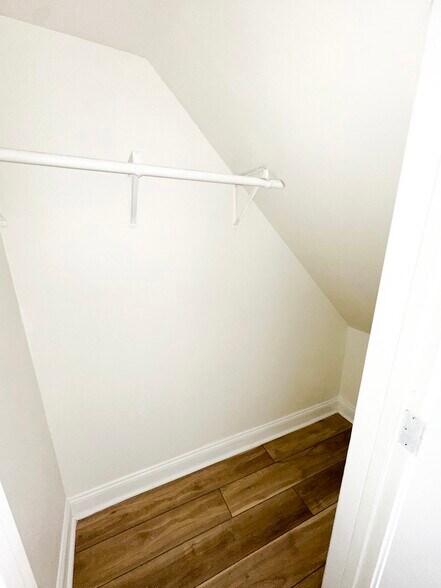 Building Photo - 2747 Armand Pl