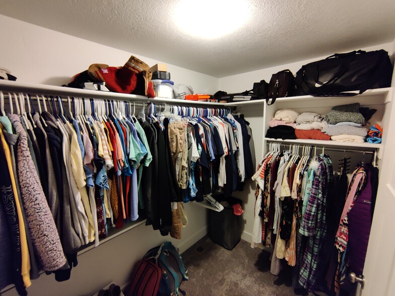 Master Closet - 287 W 20 N