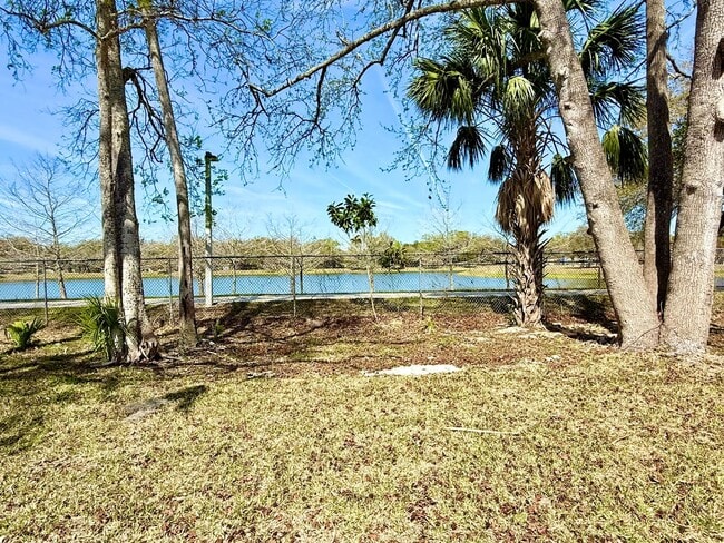 Building Photo - 748-750 Bethune St