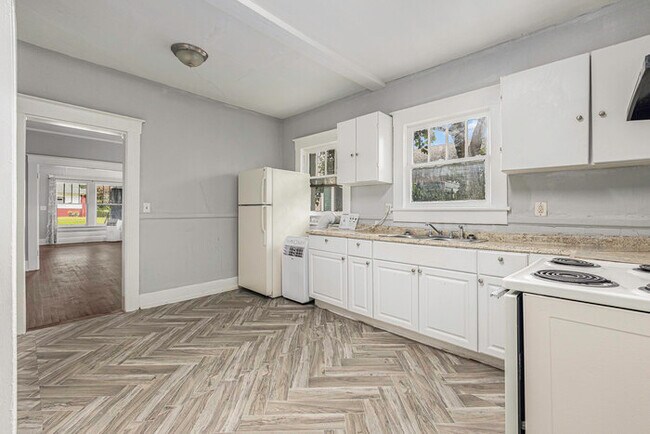 Building Photo - 4308 Terrace S