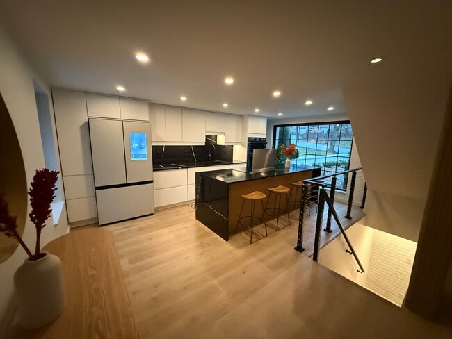 Building Photo - 204 Datura Dr